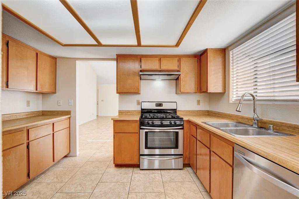 8233 Willeta, Las Vegas, NV 89145