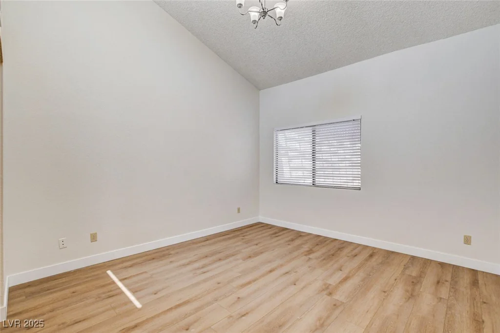8233 Willeta, Las Vegas, NV 89145