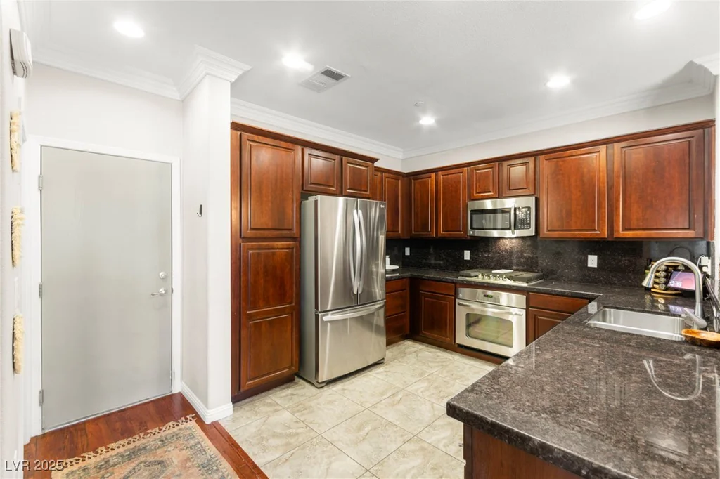 11402 Newton Commons, Las Vegas, NV 89135