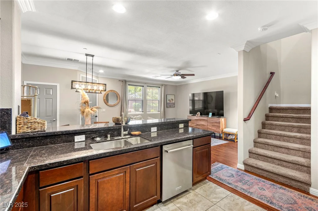 11402 Newton Commons, Las Vegas, NV 89135