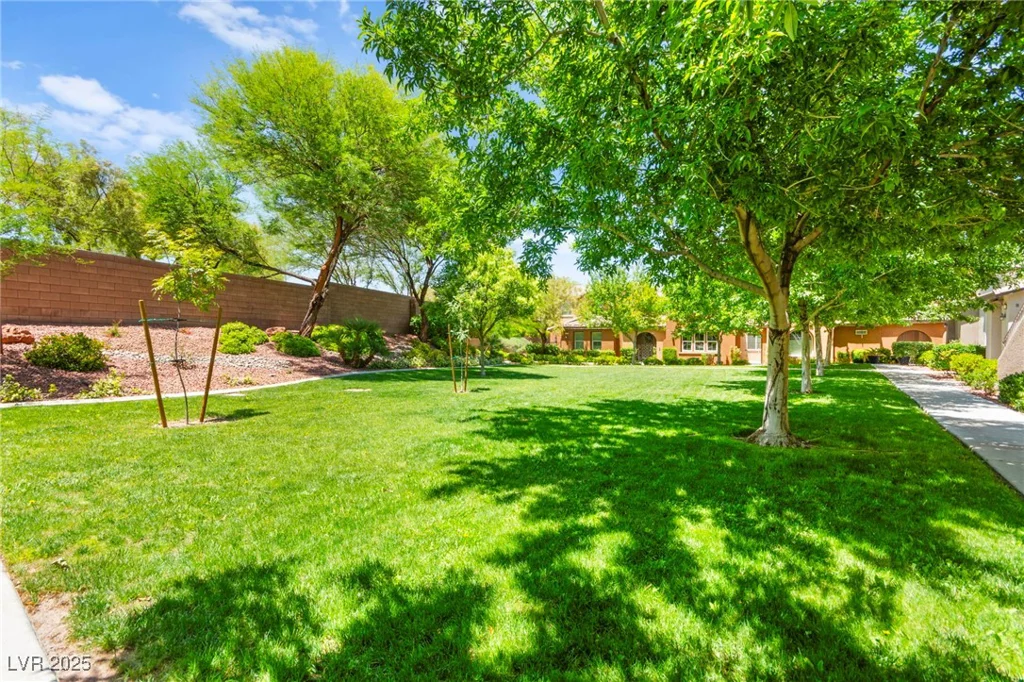 11402 Newton Commons, Las Vegas, NV 89135
