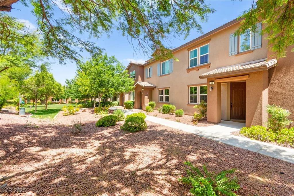 11402 Newton Commons, Las Vegas, NV 89135