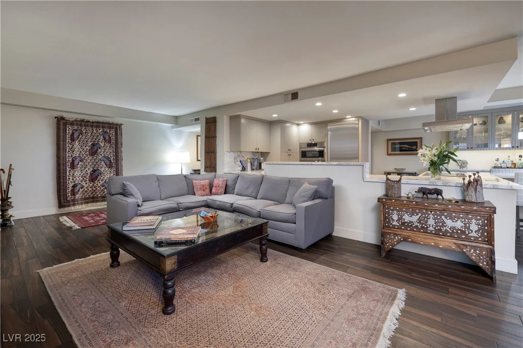 3111 Bel Air, Las Vegas, NV 89109