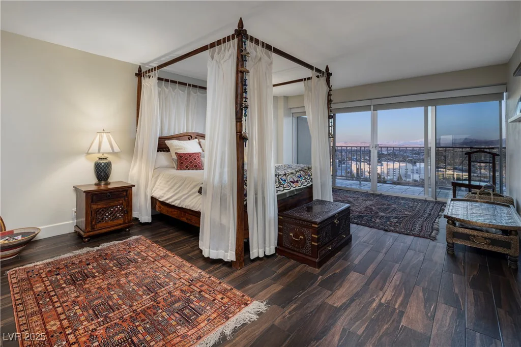 3111 Bel Air, Las Vegas, NV 89109