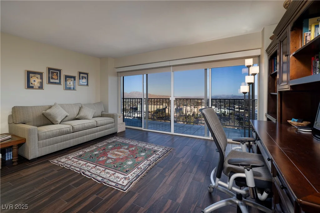 3111 Bel Air, Las Vegas, NV 89109