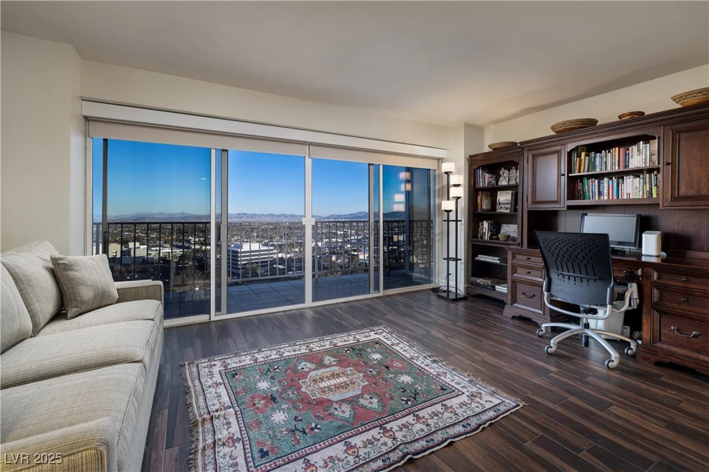3111 Bel Air, Las Vegas, NV 89109