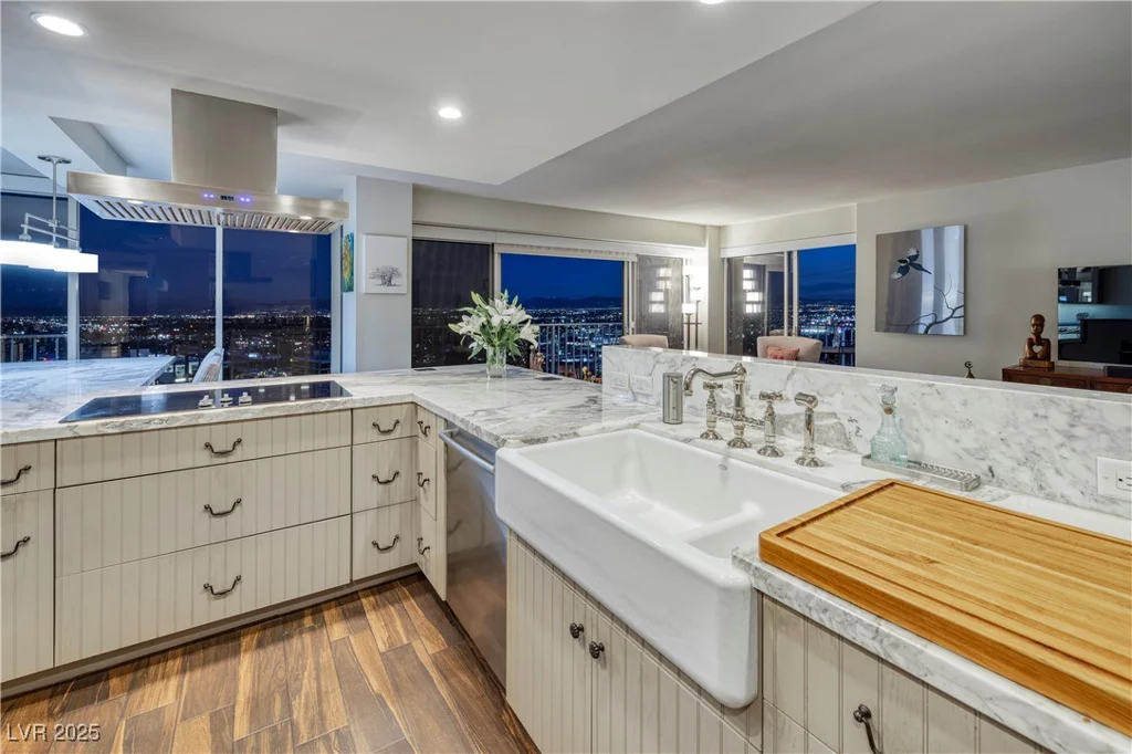 3111 Bel Air, Las Vegas, NV 89109