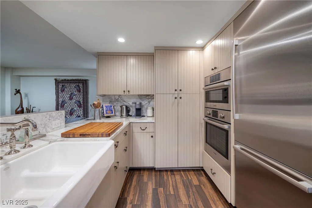 3111 Bel Air, Las Vegas, NV 89109