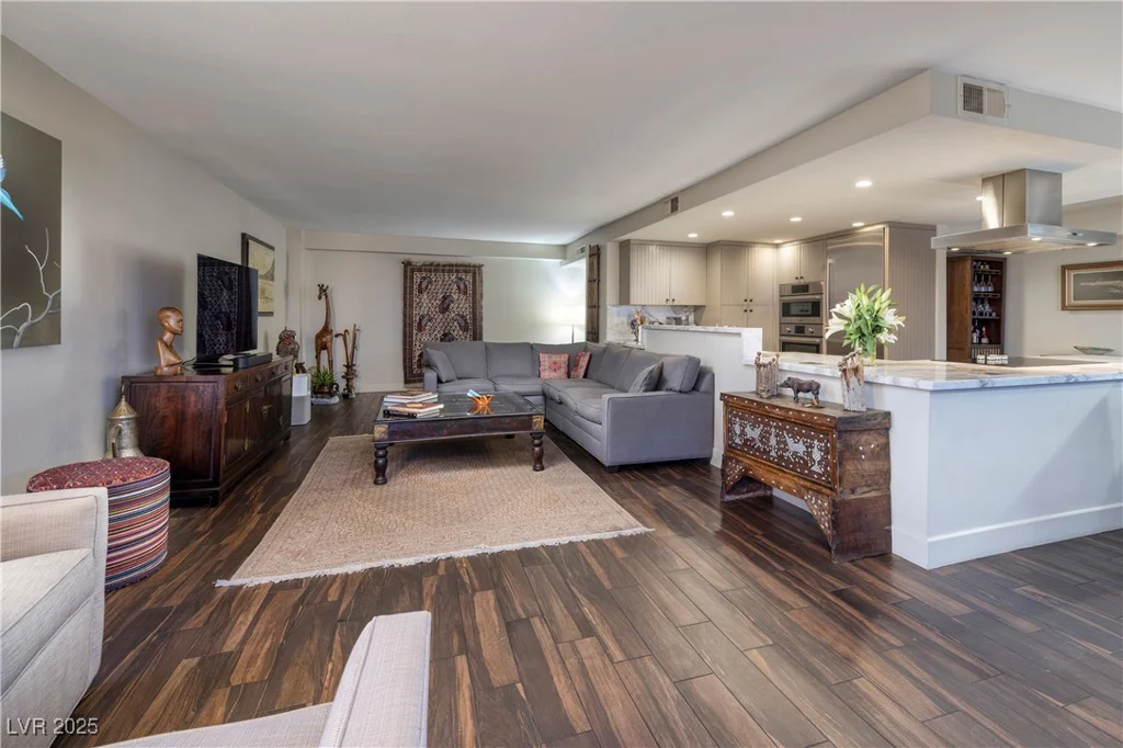 3111 Bel Air, Las Vegas, NV 89109