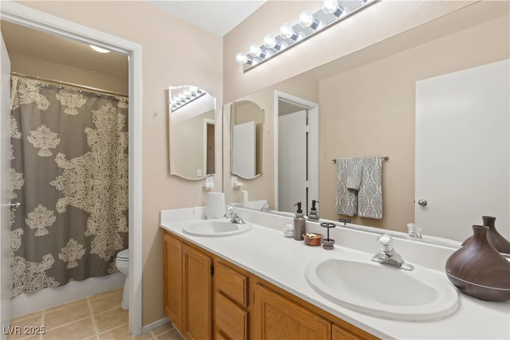 1906 Desert Sage, North Las Vegas, NV 89031