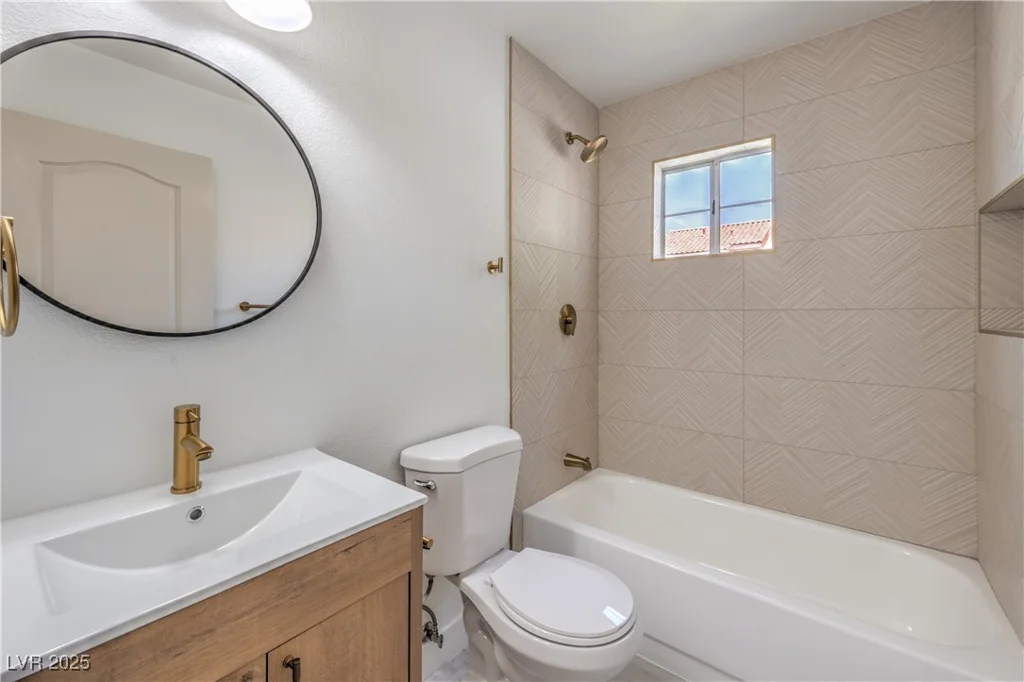 2117 Desert Peak, Las Vegas, NV 89134