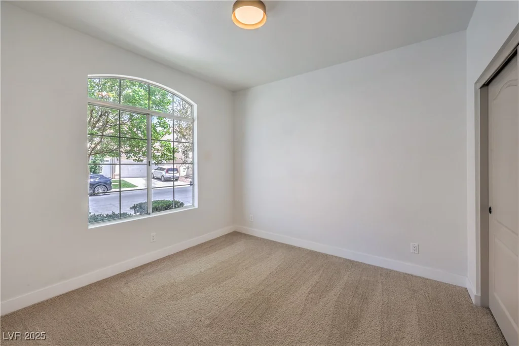 2117 Desert Peak, Las Vegas, NV 89134