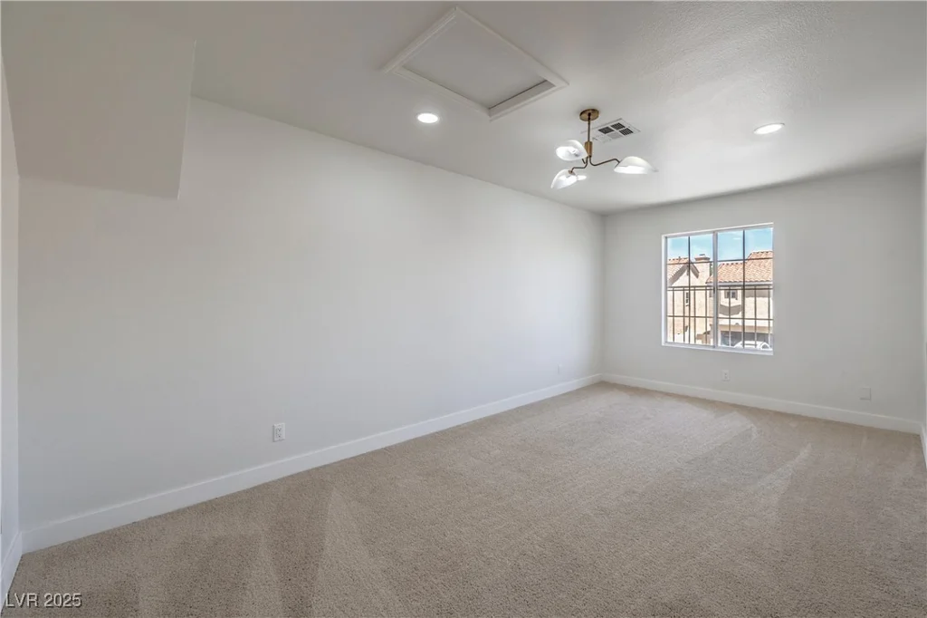 2117 Desert Peak, Las Vegas, NV 89134
