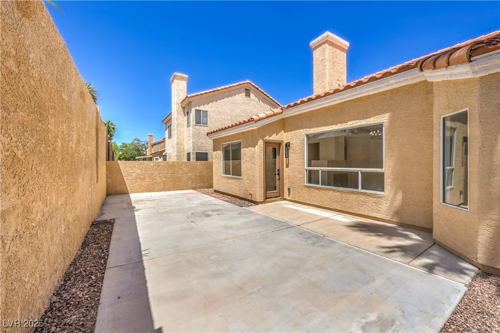 2117 Desert Peak, Las Vegas, NV 89134