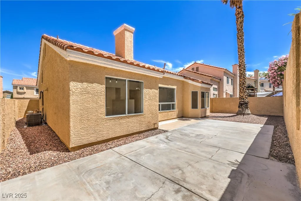2117 Desert Peak, Las Vegas, NV 89134