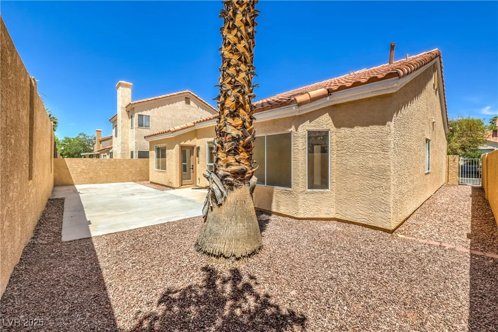 2117 Desert Peak, Las Vegas, NV 89134
