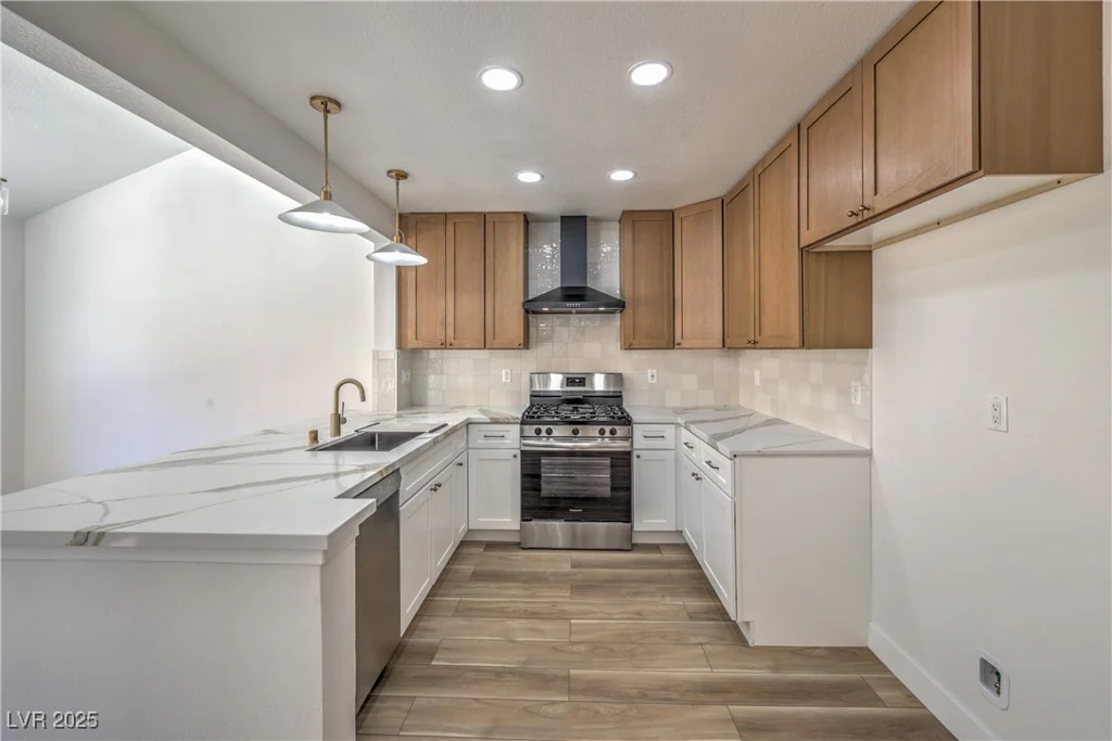 2117 Desert Peak, Las Vegas, NV 89134