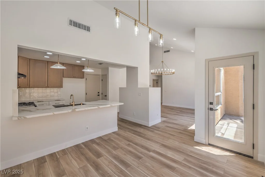 2117 Desert Peak, Las Vegas, NV 89134