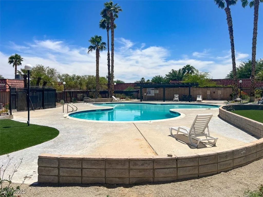 6445 Ironbark, Las Vegas, NV 89107