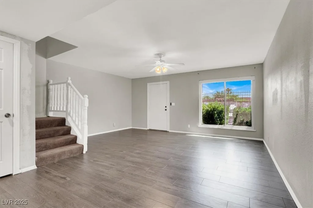 6445 Ironbark, Las Vegas, NV 89107