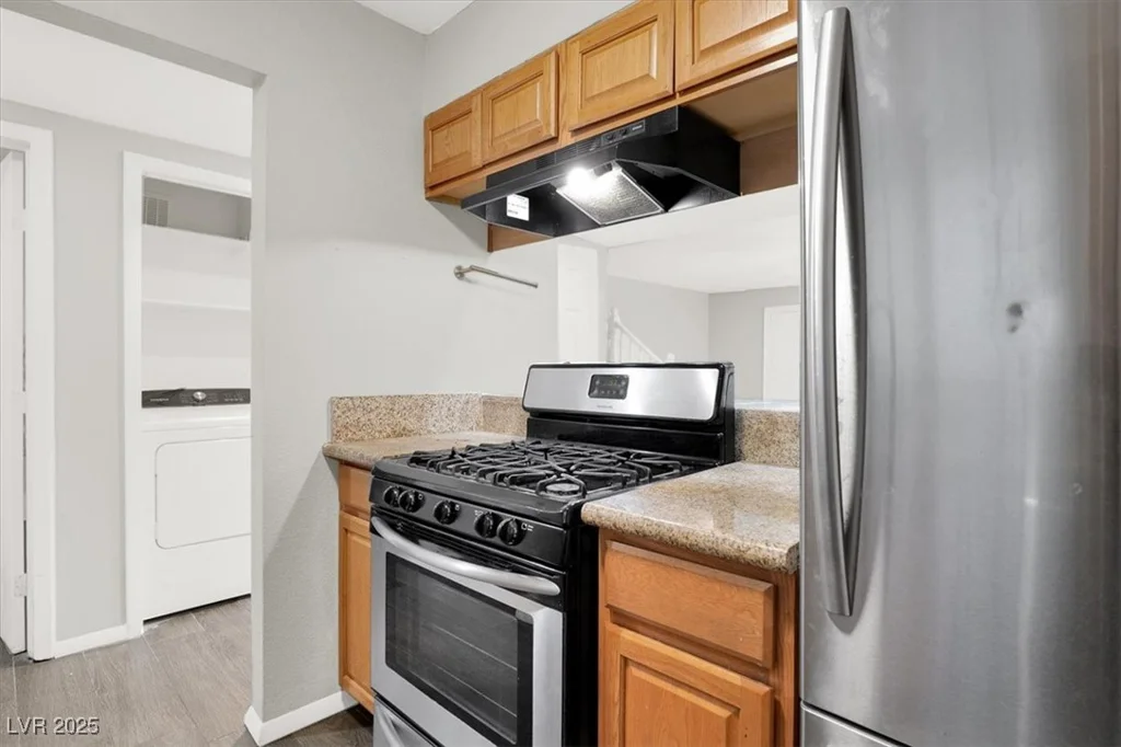 6445 Ironbark, Las Vegas, NV 89107
