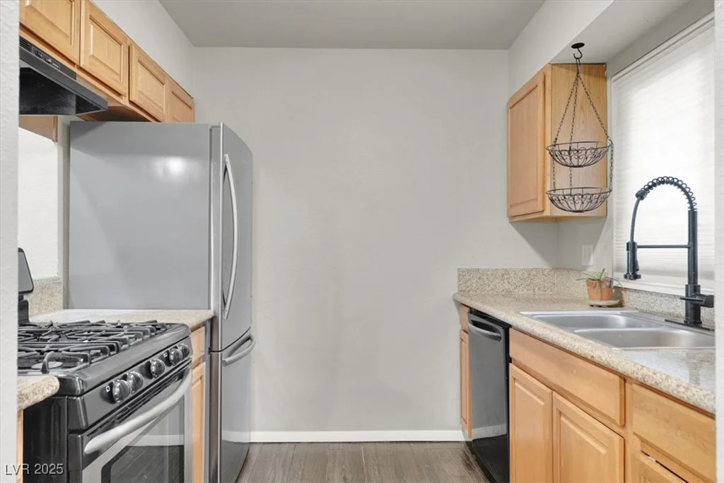 6445 Ironbark, Las Vegas, NV 89107