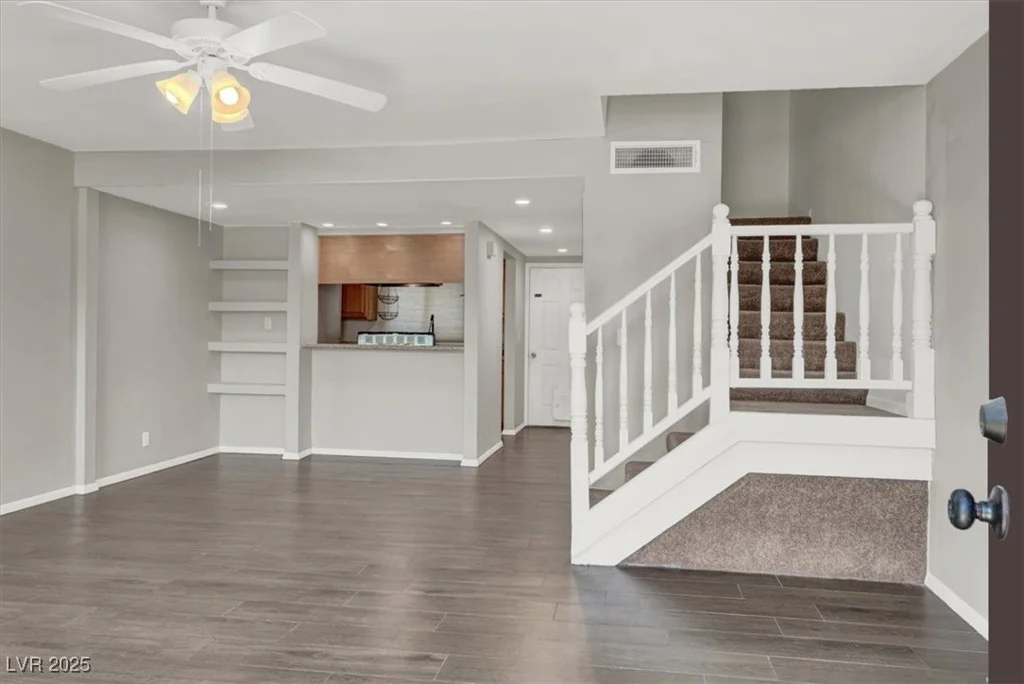 6445 Ironbark, Las Vegas, NV 89107