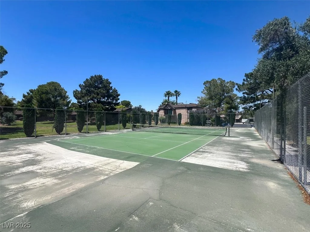 6445 Ironbark, Las Vegas, NV 89107