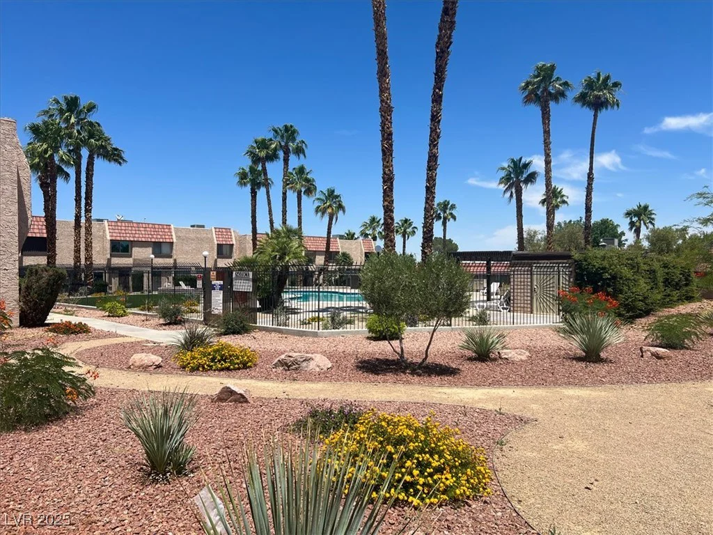 6445 Ironbark, Las Vegas, NV 89107