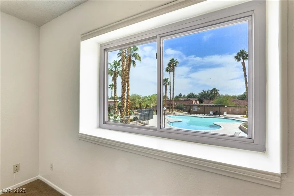6445 Ironbark, Las Vegas, NV 89107