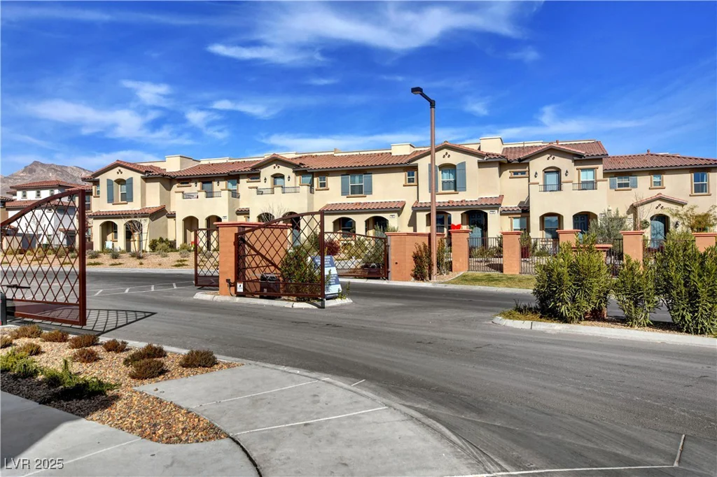 4 Lomita Heights, Las Vegas, NV 89138