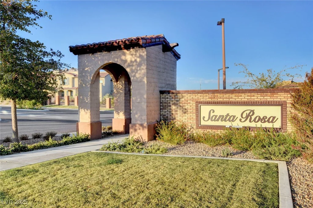4 Lomita Heights, Las Vegas, NV 89138
