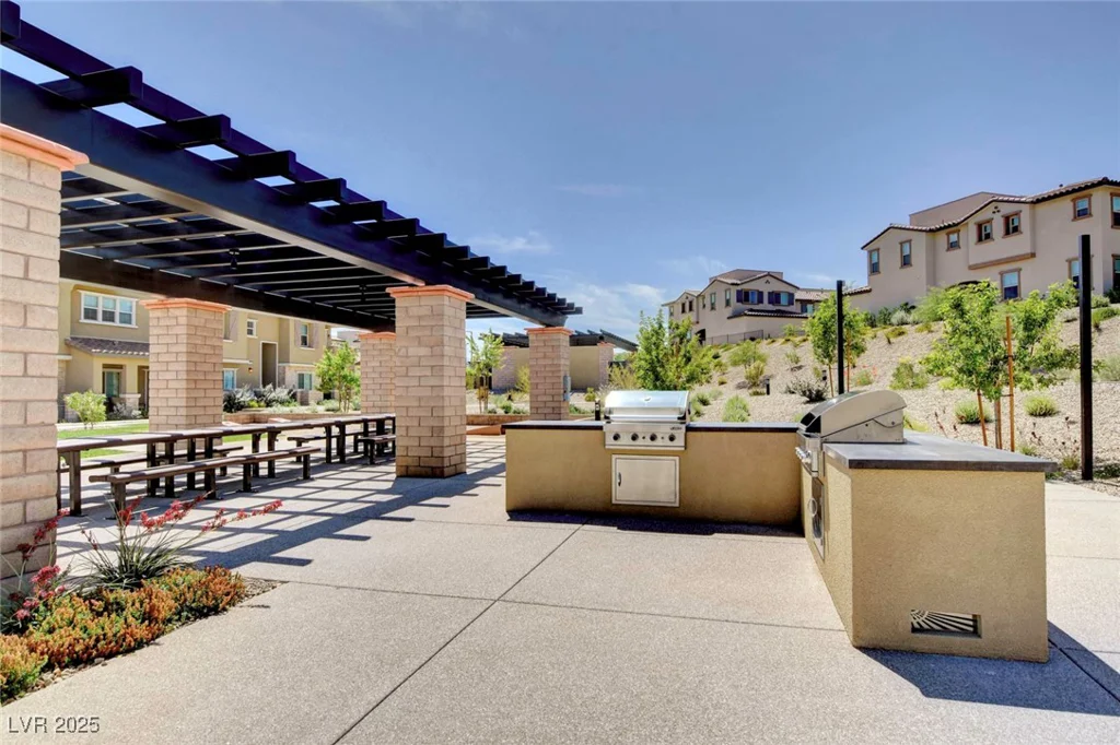 4 Lomita Heights, Las Vegas, NV 89138