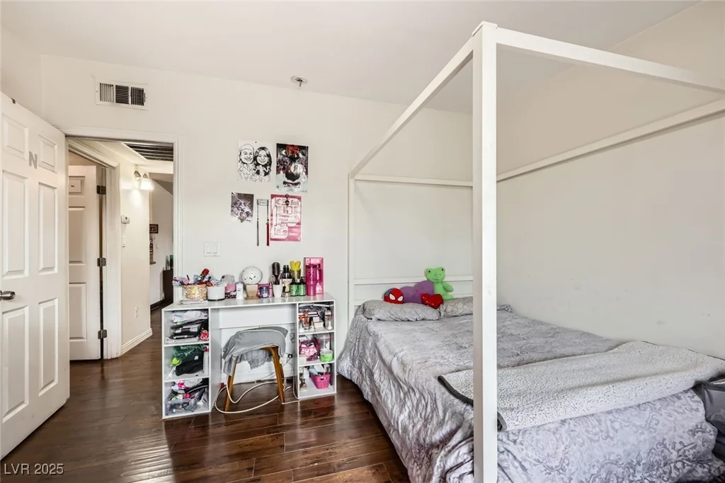 1607 Vegas Valley, Las Vegas, NV 89169