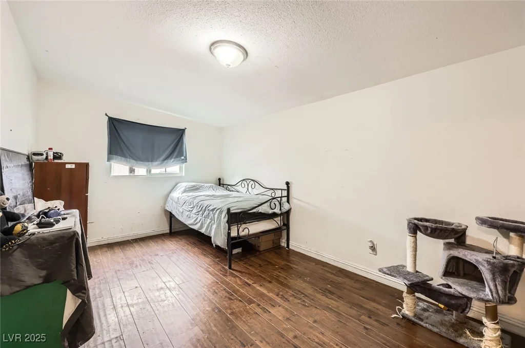 1607 Vegas Valley, Las Vegas, NV 89169