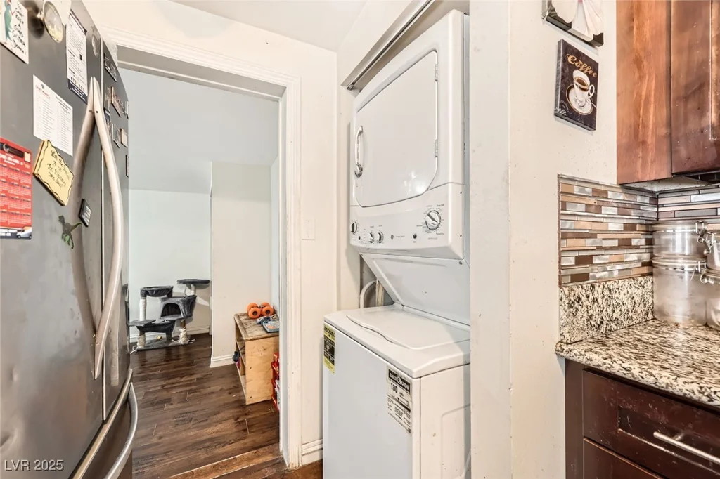 1607 Vegas Valley, Las Vegas, NV 89169
