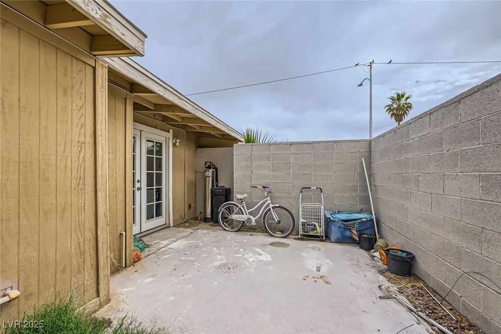 1607 Vegas Valley, Las Vegas, NV 89169