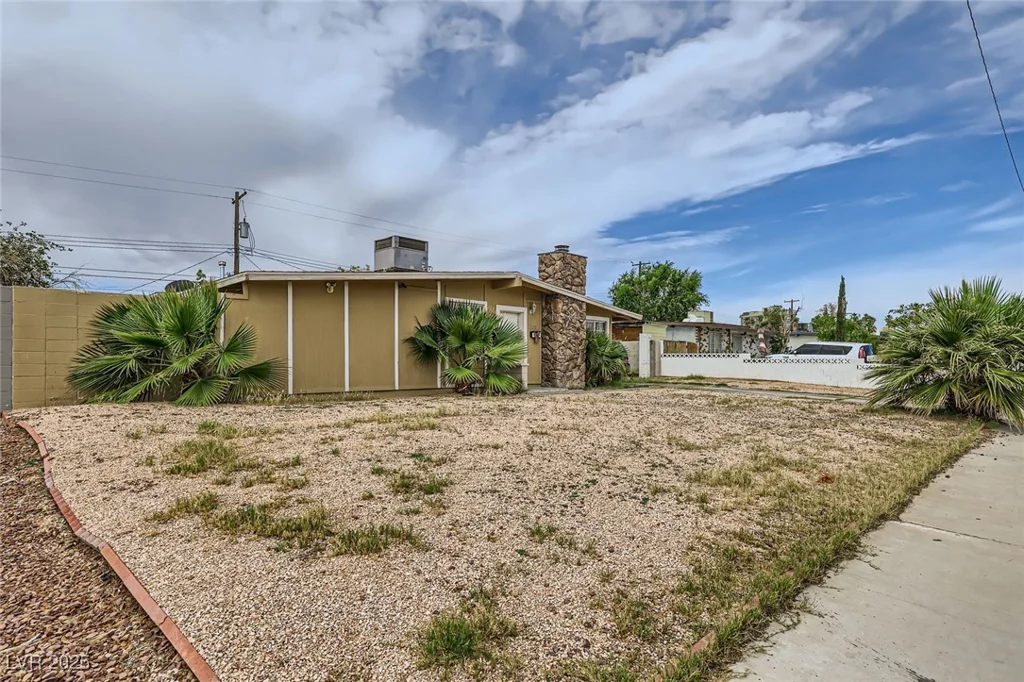 1607 Vegas Valley, Las Vegas, NV 89169