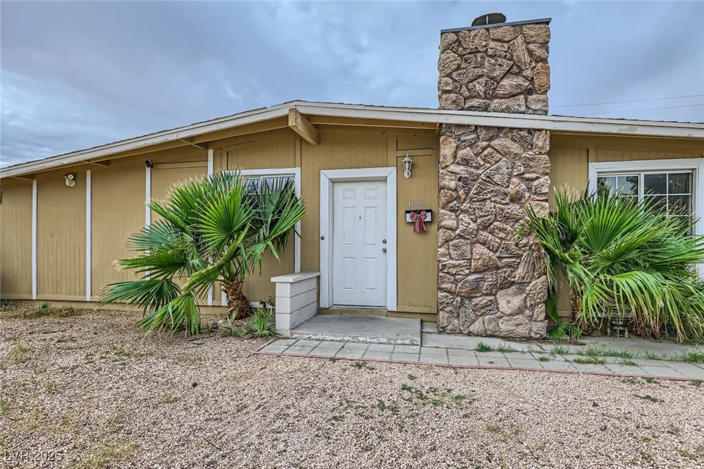 1607 Vegas Valley, Las Vegas, NV 89169
