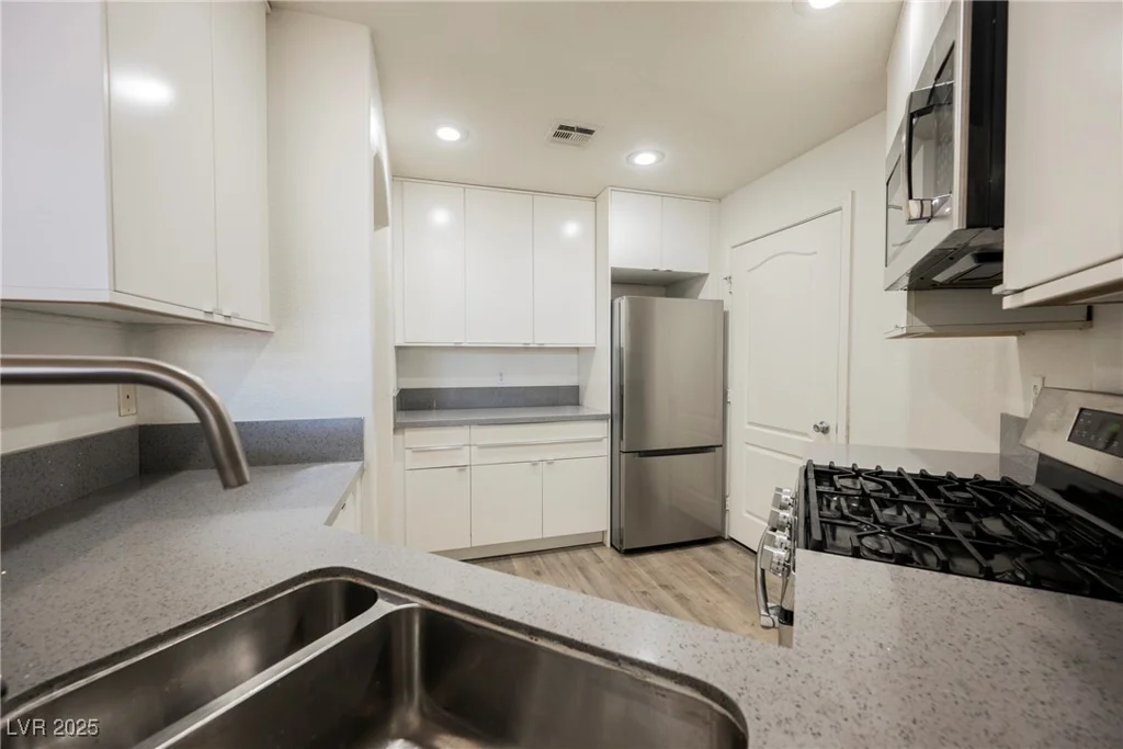 7400 Flamingo, Las Vegas, NV 89147