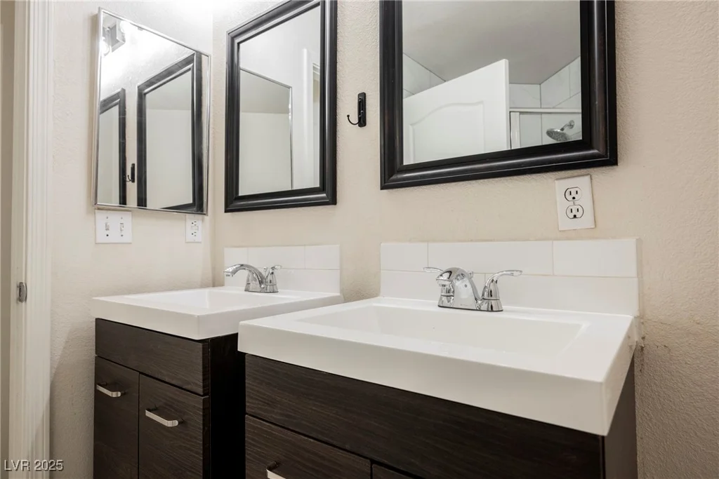 7400 Flamingo, Las Vegas, NV 89147