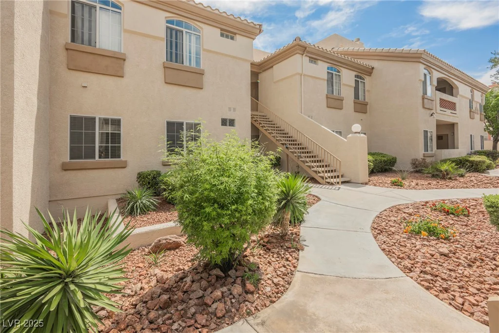 7400 Flamingo, Las Vegas, NV 89147