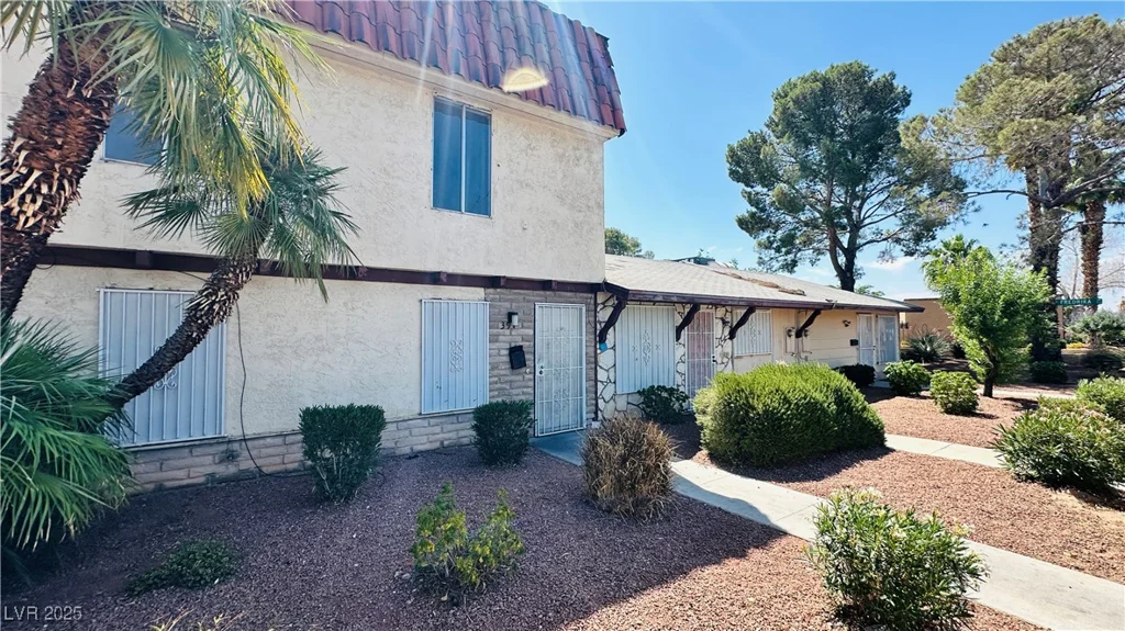 3974 Palos Verdes, Las Vegas, NV 89119
