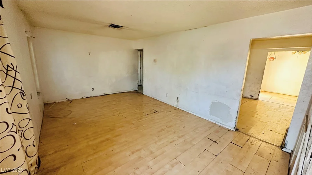 3974 Palos Verdes, Las Vegas, NV 89119