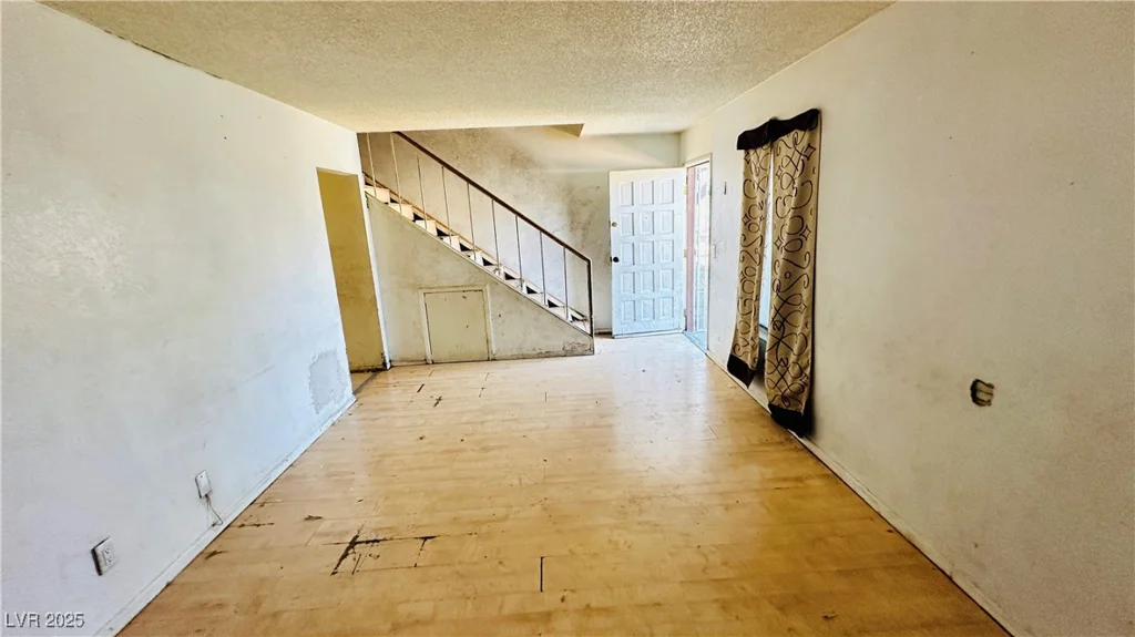 3974 Palos Verdes, Las Vegas, NV 89119