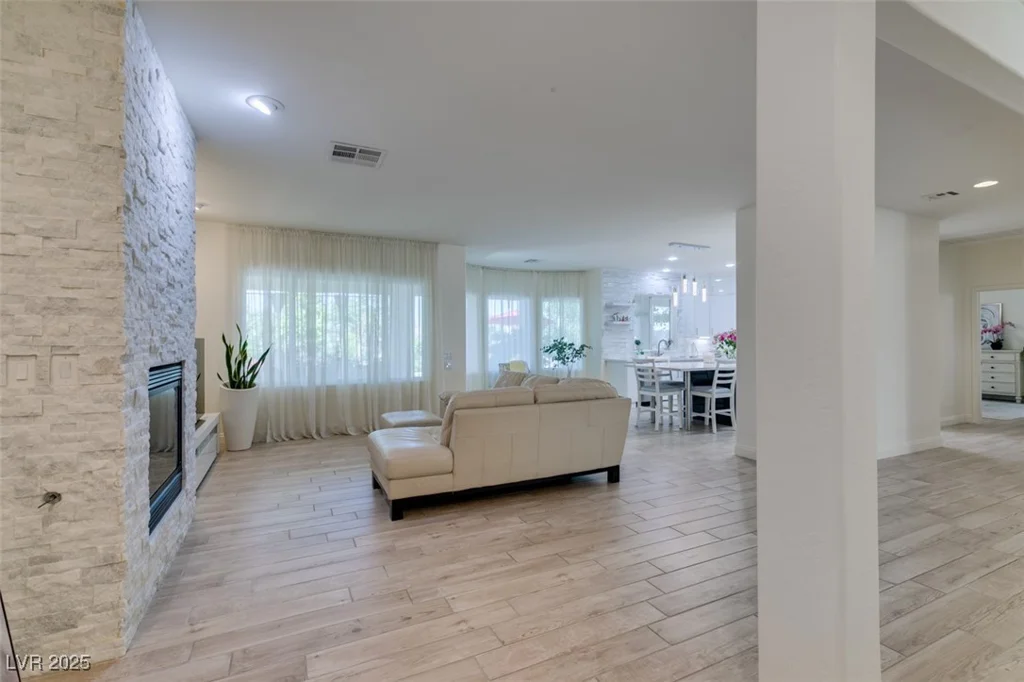 8221 Bay Dunes, Las Vegas, NV 89131
