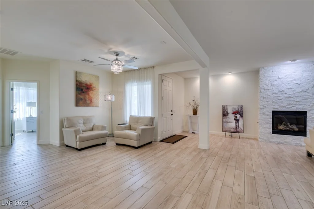 8221 Bay Dunes, Las Vegas, NV 89131