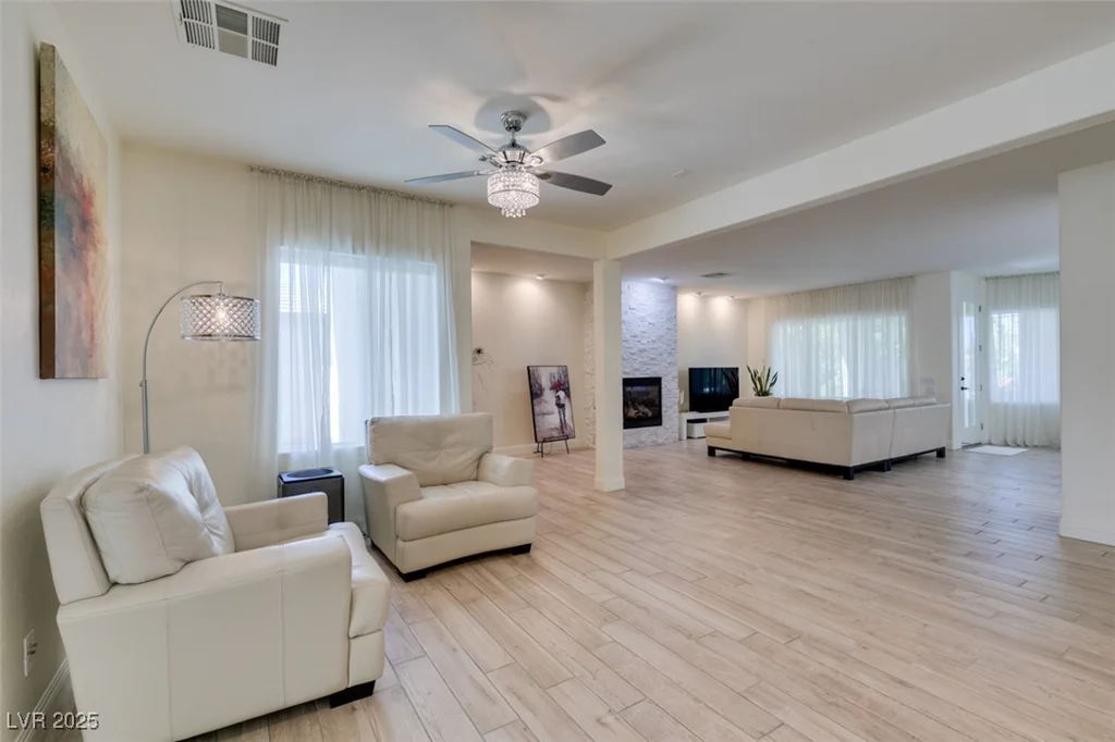 8221 Bay Dunes, Las Vegas, NV 89131