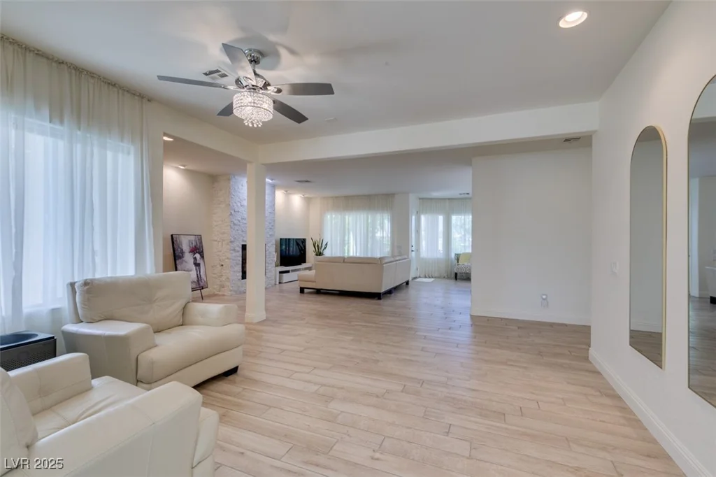 8221 Bay Dunes, Las Vegas, NV 89131