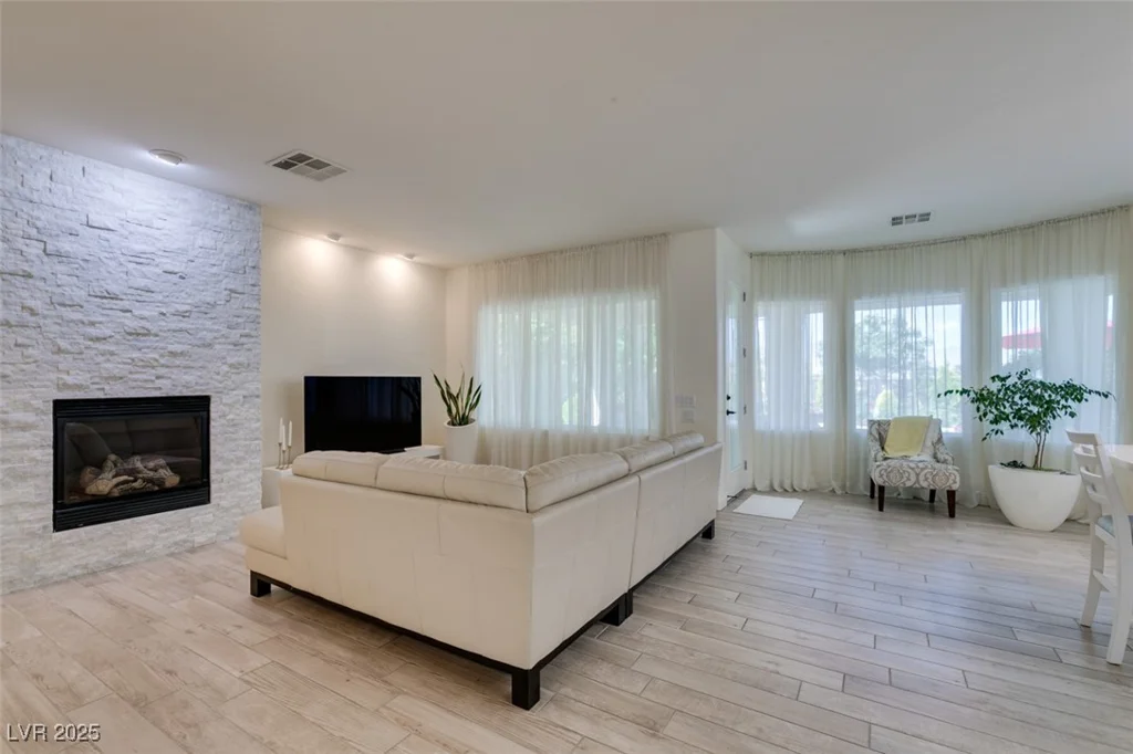 8221 Bay Dunes, Las Vegas, NV 89131